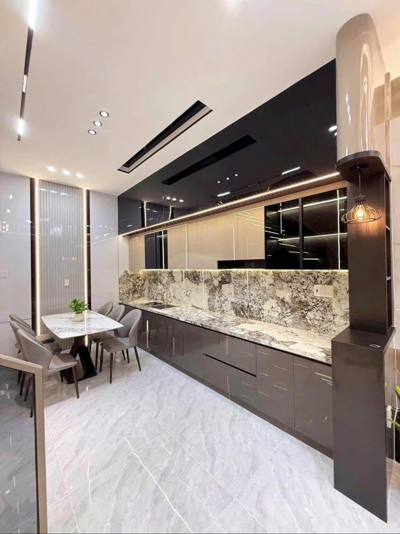 Cần bán gấp bán nhanh căn nhà mặt phố 120 m2 tại Đường Hồ Văn Cống - Thủ Dầu Một, giá 3,3 tỷ