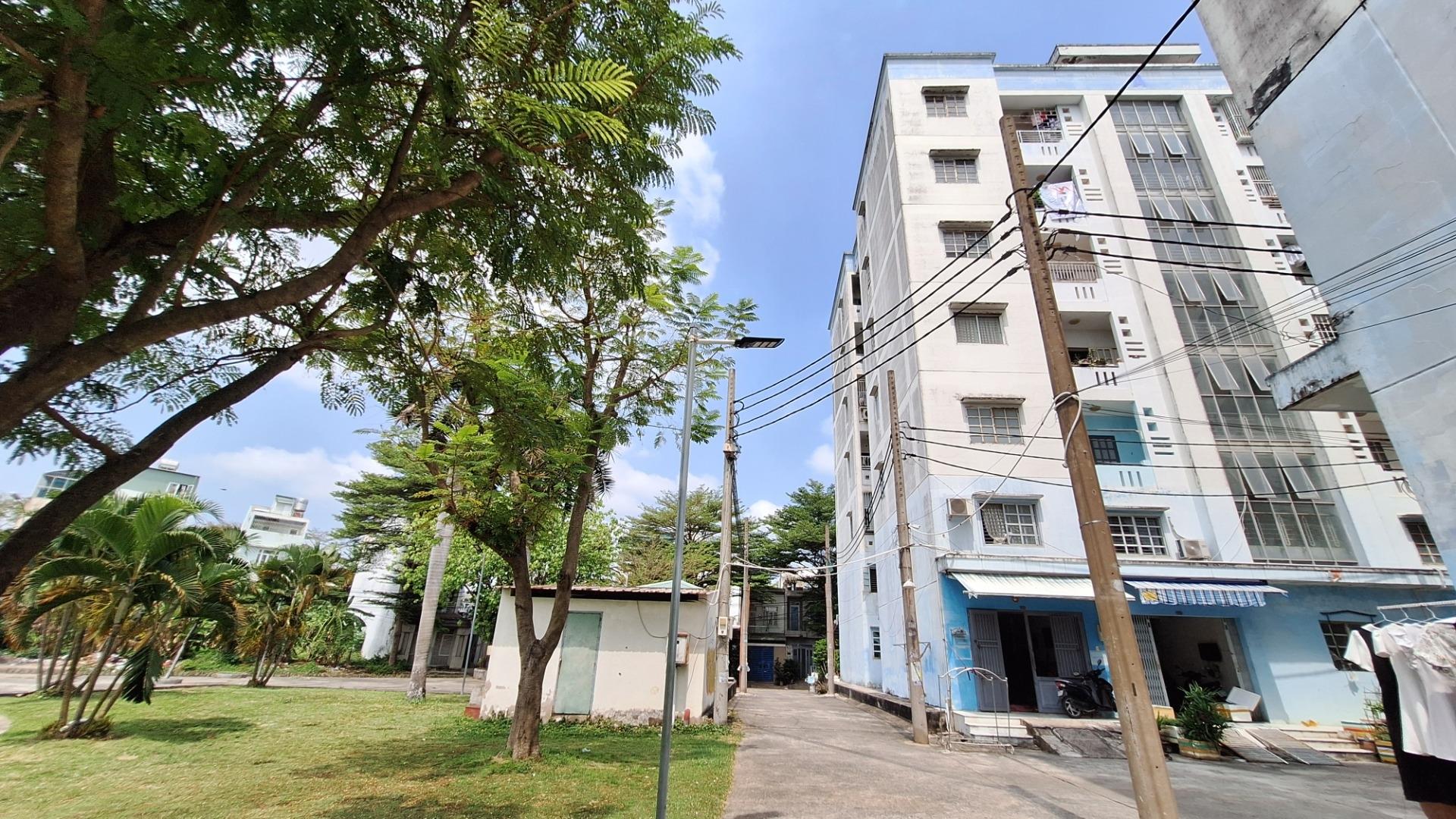 Cần bán gấp nhà chung cư 76 m2, giá 2,2 tỷ tại Đường Trịnh Quang Nghị - Quận 8 - TP Hồ Chí Minh