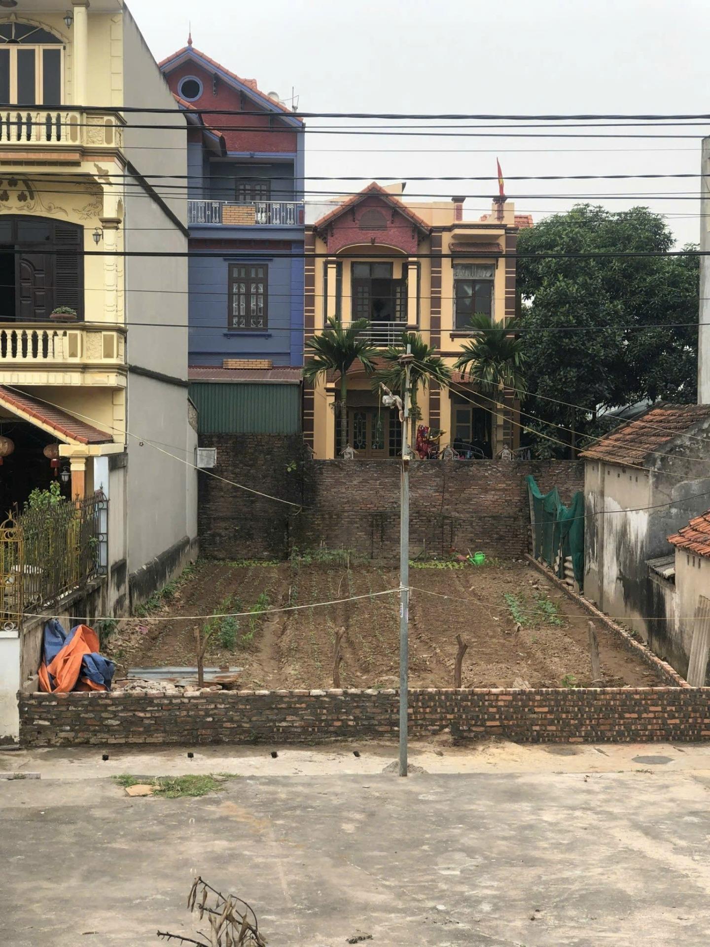 Cần bán miếng đất 200 m2, hướng Nam tại Xã Đông Hội - Đông Anh - Hà Nội, giá 26 tỷ