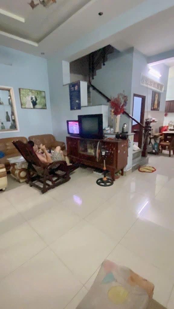 Cần bán căn nhà mặt phố 79 m2, hướng Đông-Nam tại Đường Nguyễn Văn Bá - Thủ Đức, giá 6,4 tỷ