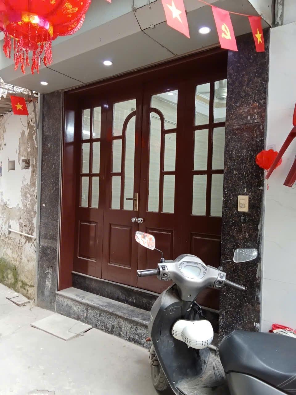 Sở hữu ngay nhà shr 28 m2 tại Huyện Thanh Trì - Hà Nội, giá 2,6 tỷ