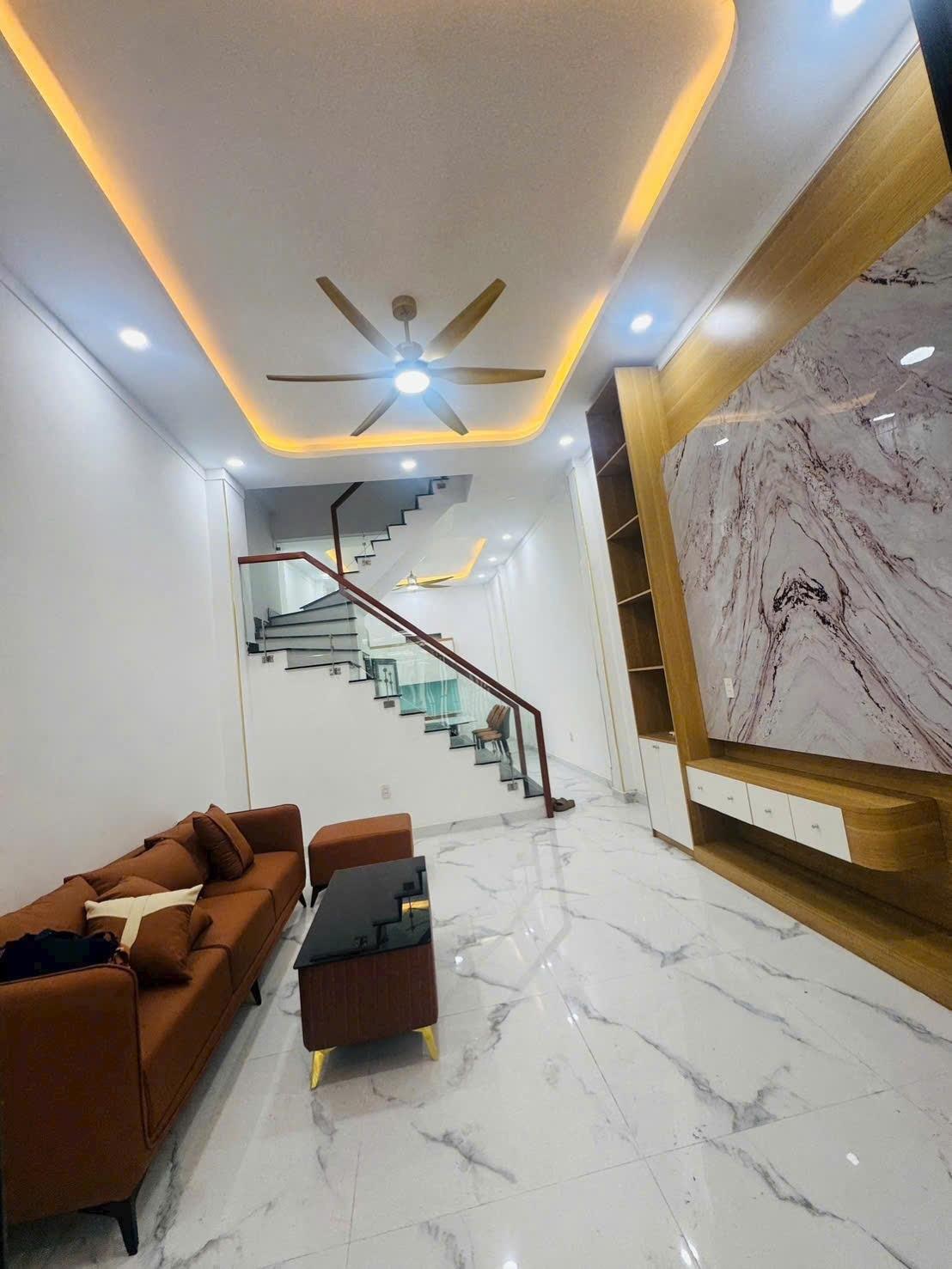 Cần bán nhanh nhà shr 51 m2, hướng Tây-Bắc tại Đường Kha Vạn Cân - Linh Đông - Thủ Đức, giá 5,9 tỷ