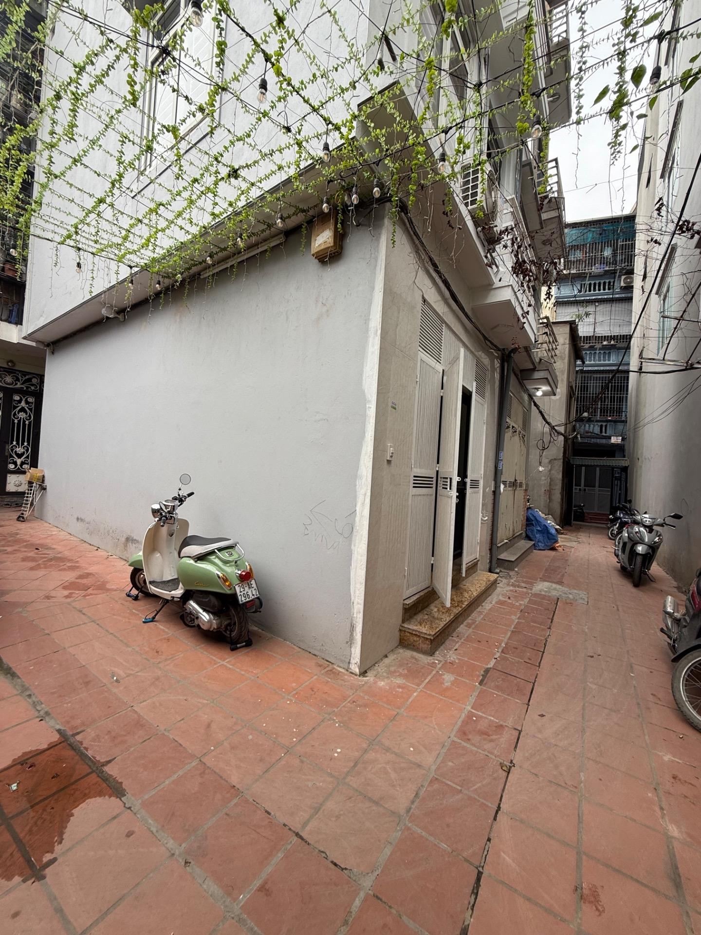 Bán nhanh nhà sổ hồng riêng 35 m2 tại Quận Hoàng Mai - Hà Nội, giá 7,8 tỷ