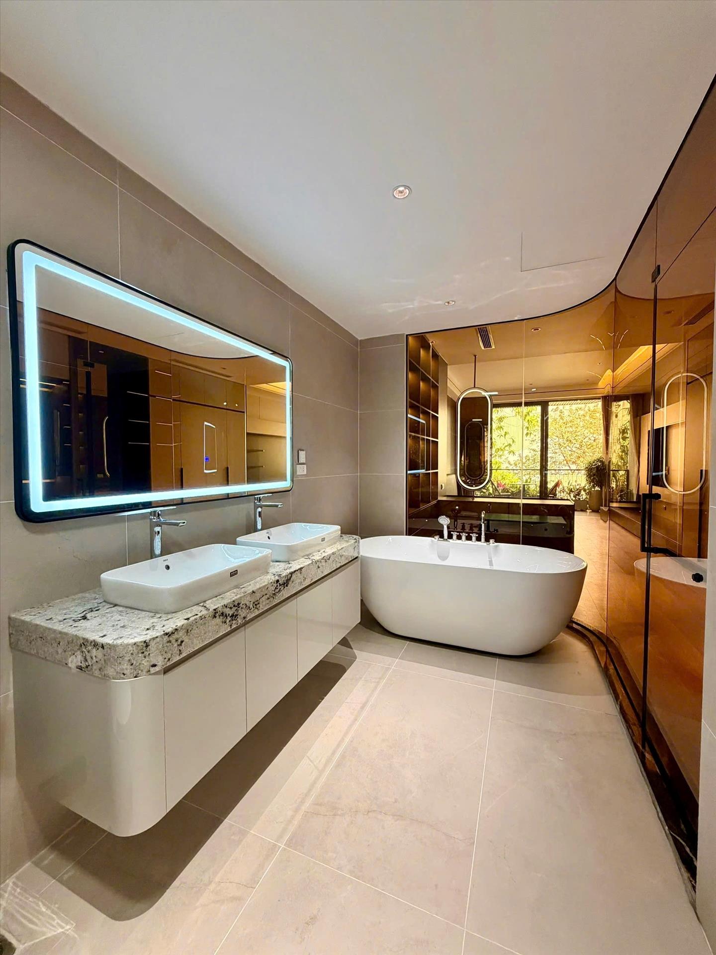 Cần bán nhanh nhà sổ hồng riêng 35 m2 tại Đường Ngọc Lâm - Bồ Đề - Long Biên - Hà Nội, giá 6,75 tỷ