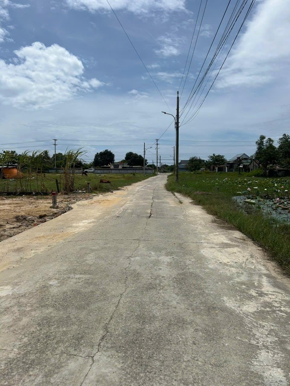 Sở hữu miếng đất 244 m2, hướng Tây tại Tân Tiến - La Gi - Bình Thuận, giá 680 tr