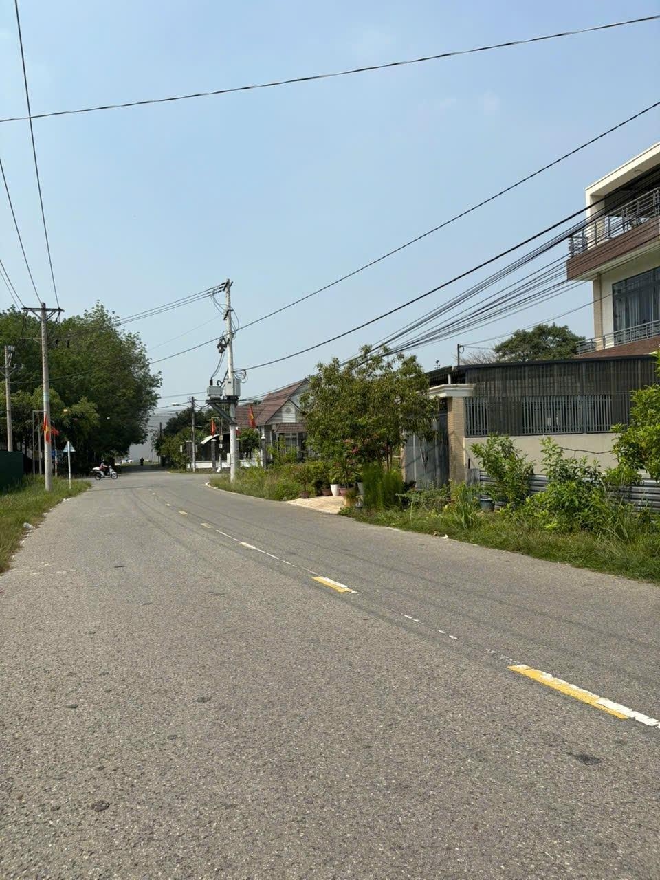 Cần bán gấp bán nhanh mảnh đất 120 m2 tại Thủ Dầu Một - Bình Dương, giá 1,1 tỷ