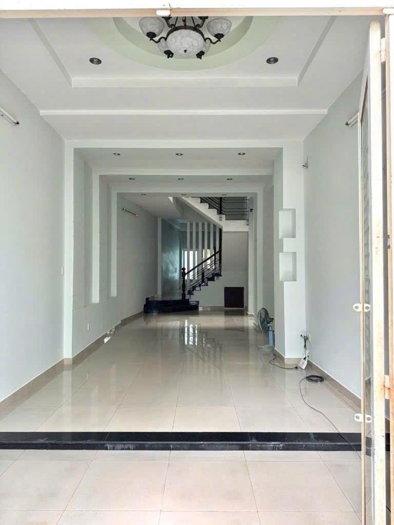 Sở hữu nhà riêng sổ đỏ 35 m2, hướng Nam tại Đường D5 - 25 - Bình Thạnh, giá 3,3 tỷ