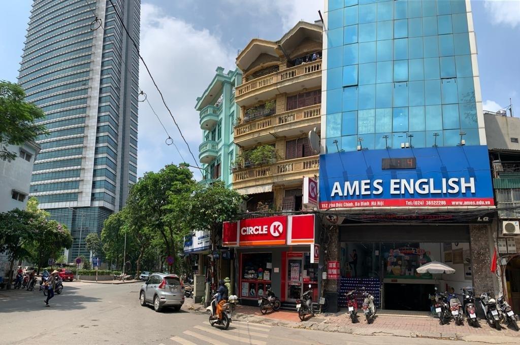 Cho thuê văn phòng tòa nhà 12 tầng, gần Đường Thanh Niên, Tây Hồ, DT 125m2, 250m2