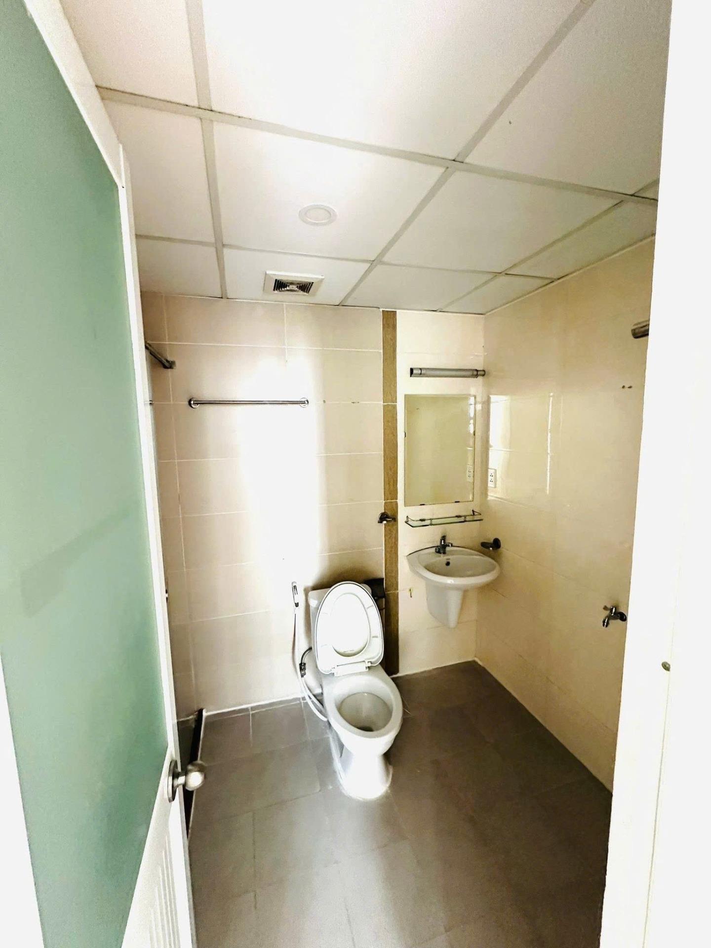 Cho thuê gấp nhà chung cư 107 m2 tại Đường Đặng Văn Ngữ - Phú Nhuận, giá 14,5 tr/tháng