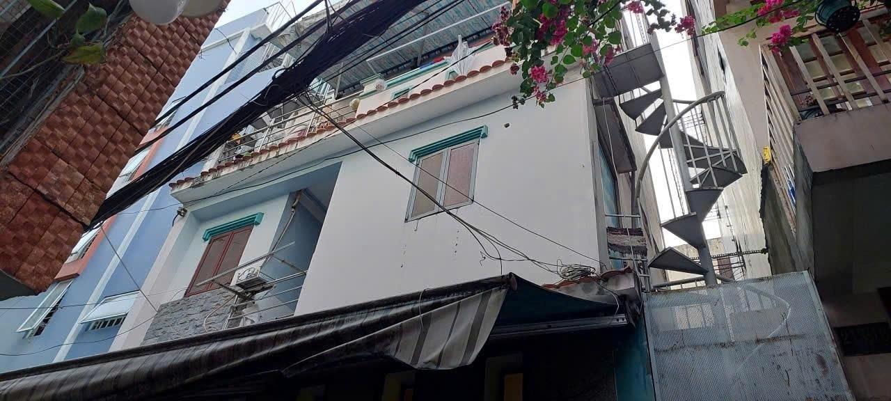 Cần bán nhà riêng sổ đỏ 25,799999237060547 m2 tại Đường Nguyễn Trãi - 2 - Quận 5, giá 7,5 tỷ