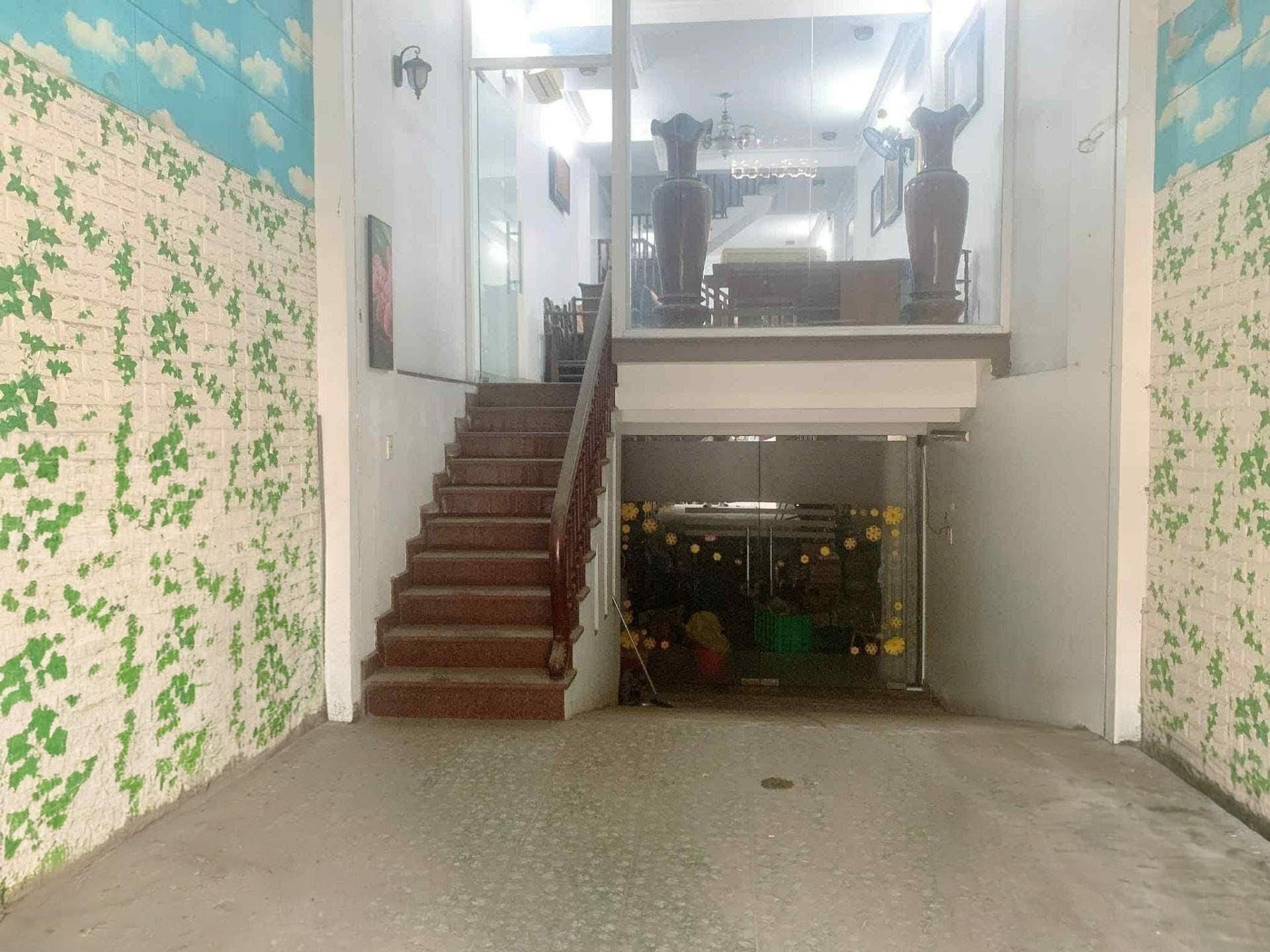 Bán gấp nhà phố 92 m2, hướng Tây-Nam tại Đường 8 - Trường Thọ - Thủ Đức, giá 15,9 tỷ