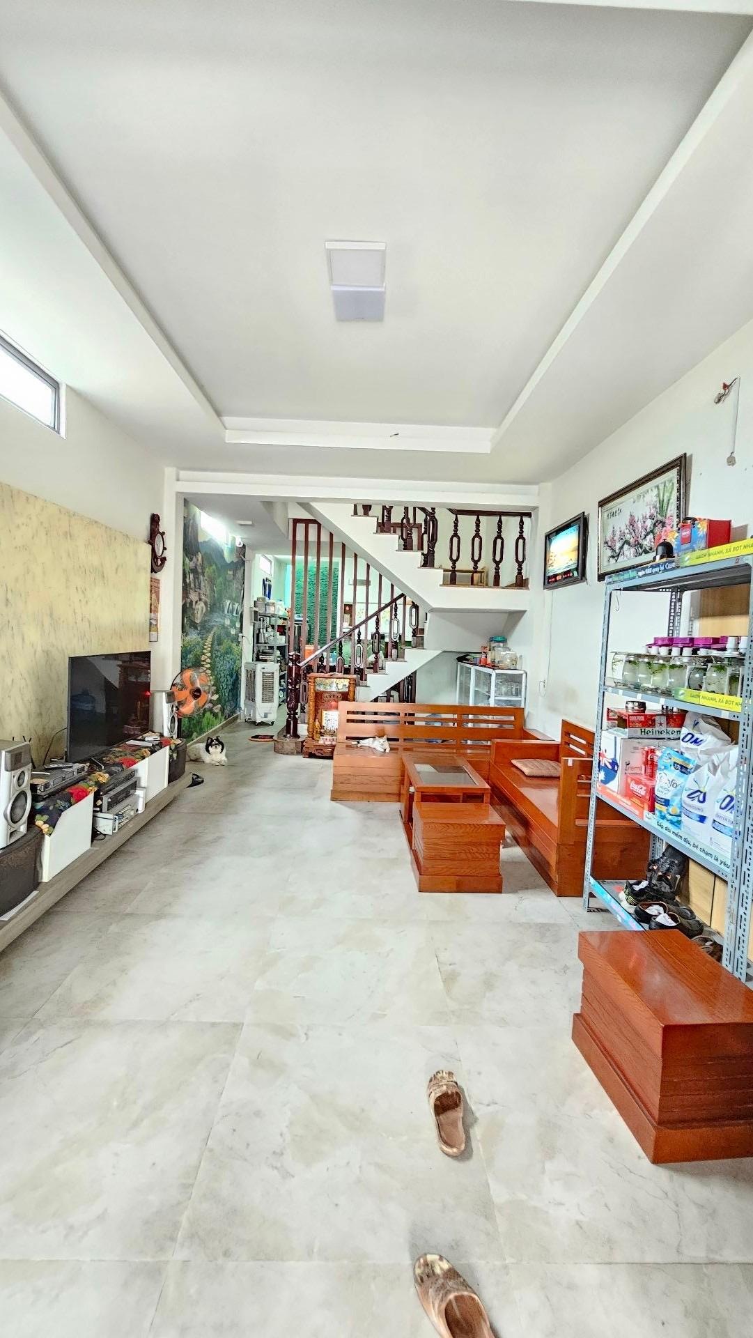 Sở hữu ngay nhà mặt phố đẹp 74 m2 tại Đường Tây Sơn - Tân Quý - Tân Phú, giá 9,8 tỷ