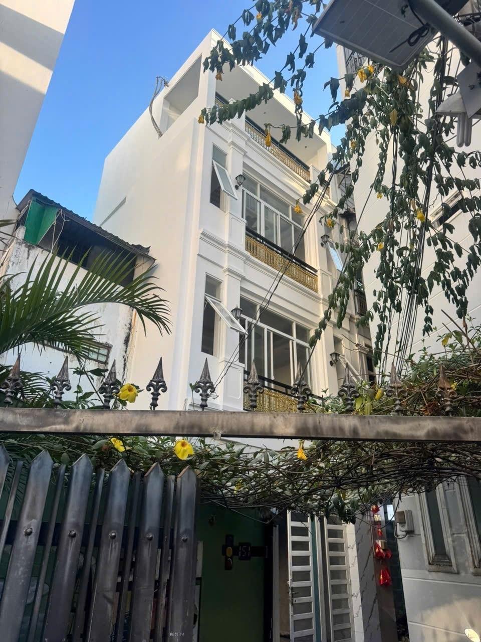 Cần bán gấp bán nhanh nhà đất 29,299999237060547 m2 tại Đường Huỳnh Văn Bánh, giá 6,85 tỷ