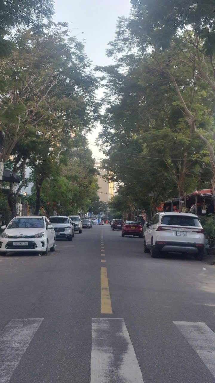 Cần bán nhà mặt tiền 106 m2 tại Đường Đặng Vũ Hỷ - Sơn Trà - Đà Nẵng, giá 13,3 tỷ