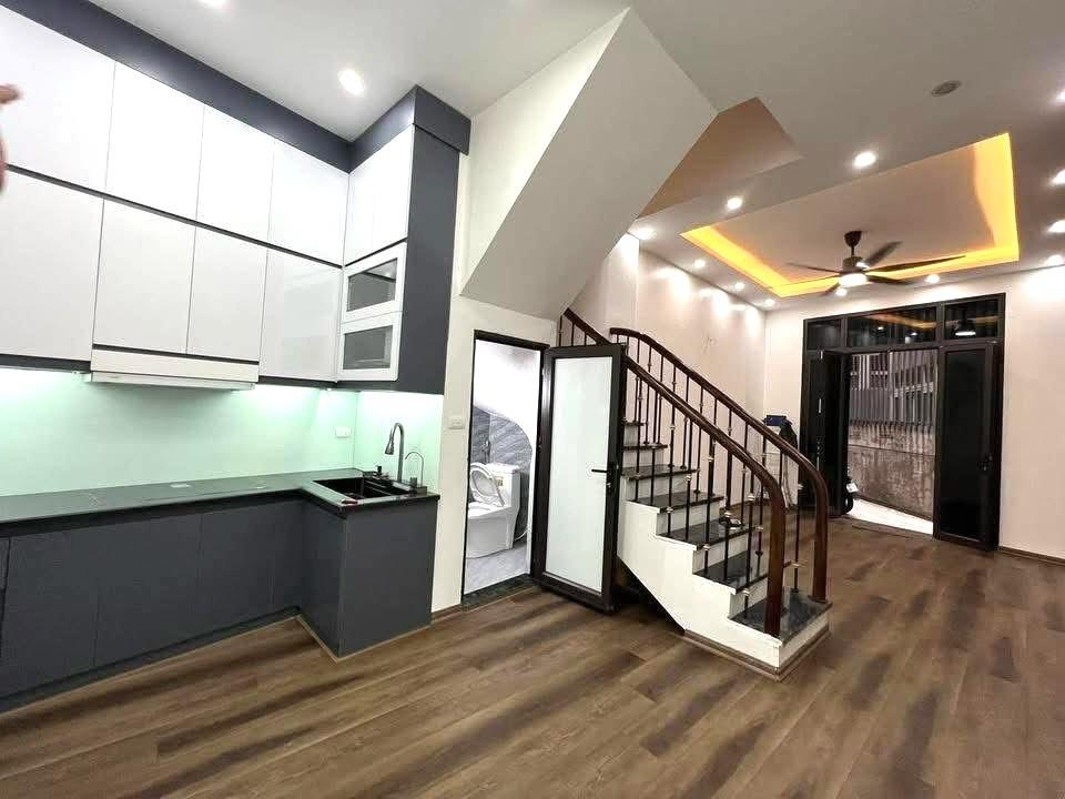 Cần bán ngay nhà sổ hồng riêng 47 m2 tại Đường Xuân La - Xuân La - Tây Hồ - Hà Nội, giá 9,7 tỷ