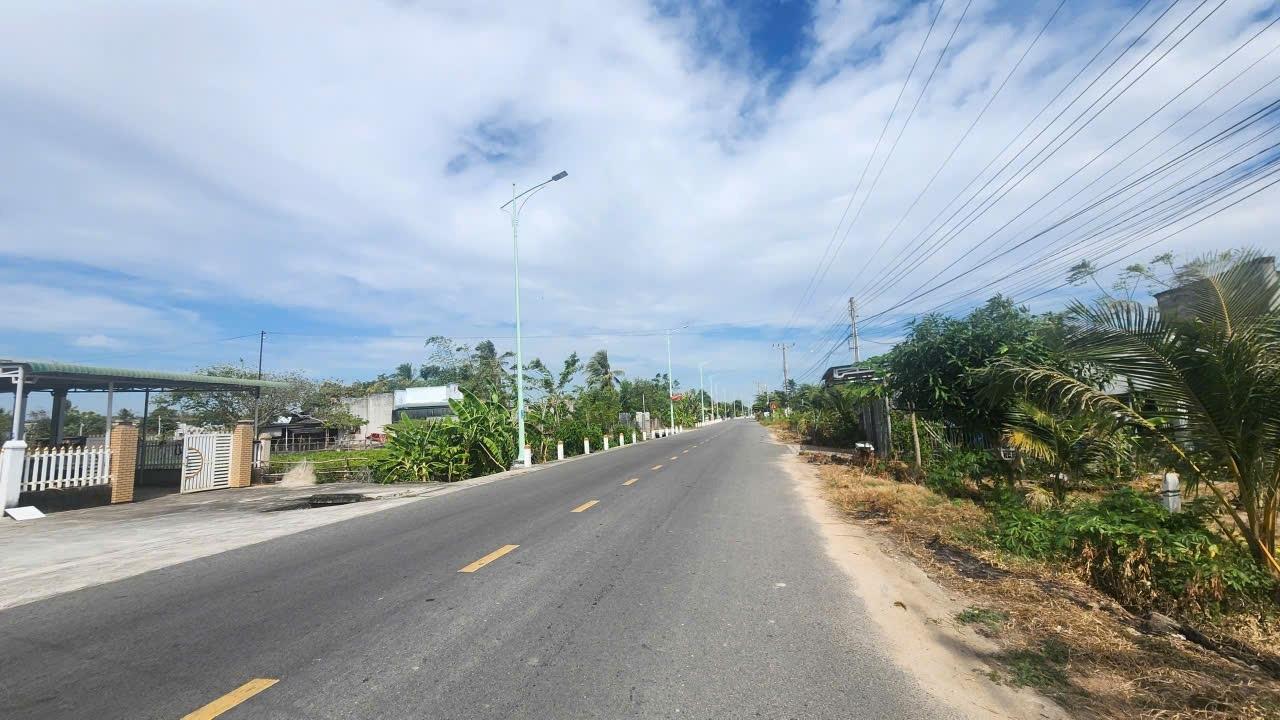 Cần bán nền đất 140 m2, hướng Tây tại Xã Tân Phước - La Gi - Bình Thuận, giá 1,8 tỷ