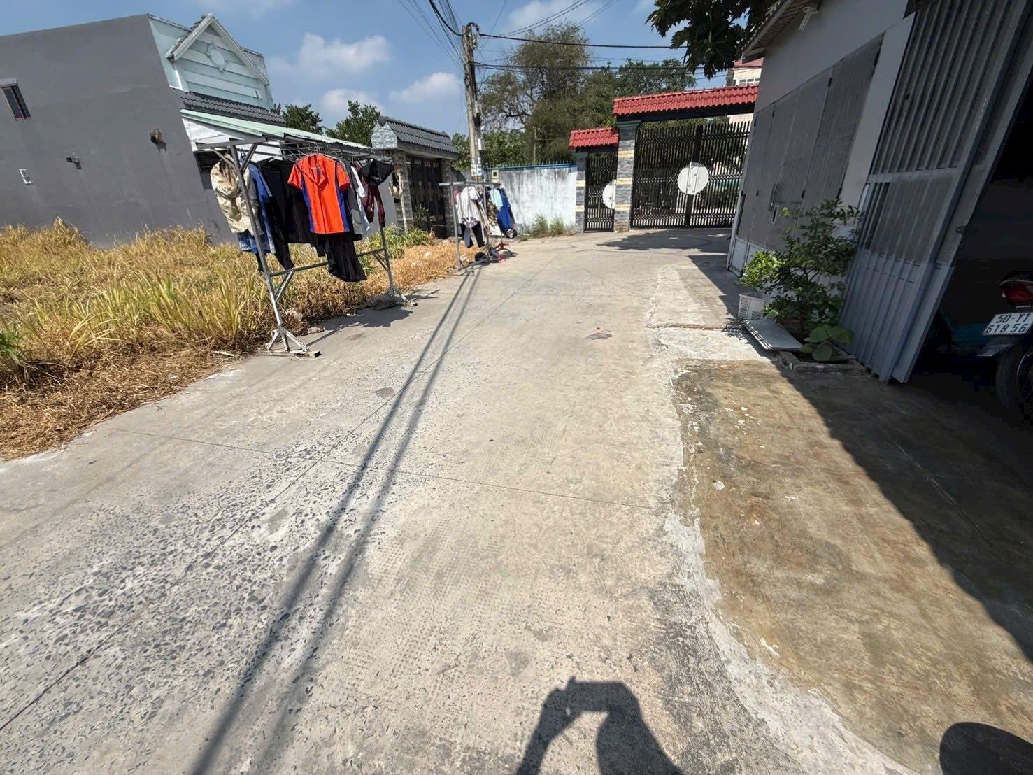 Bán nhanh lô đất nền 150 m2, hướng Đông-Bắc tại Hóc Môn - TP Hồ Chí Minh, giá 2,7 tr