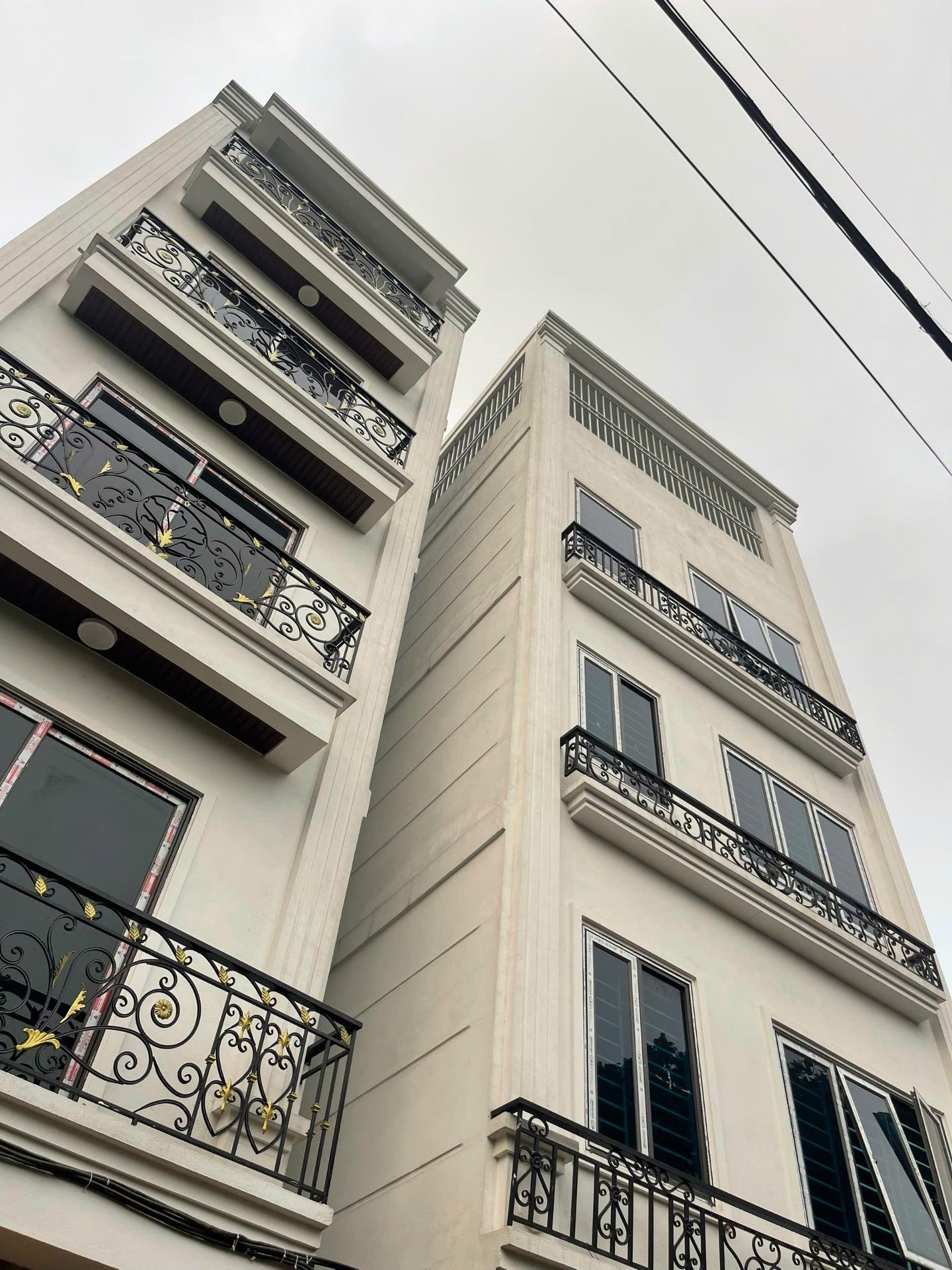 Bán gấp nhà sổ riêng 30 m2, hướng Tây-Bắc tại Xã Thượng Cát - Bắc Từ Liêm - Hà Nội, giá 5,9 tỷ