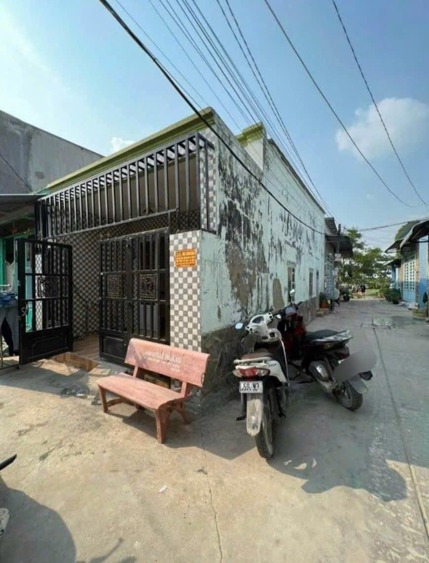 Cần bán gấp nhà riêng sổ đỏ 60 m2, hướng Đông-Bắc tại Đường Bờ Nhà Thờ, giá 650 tr