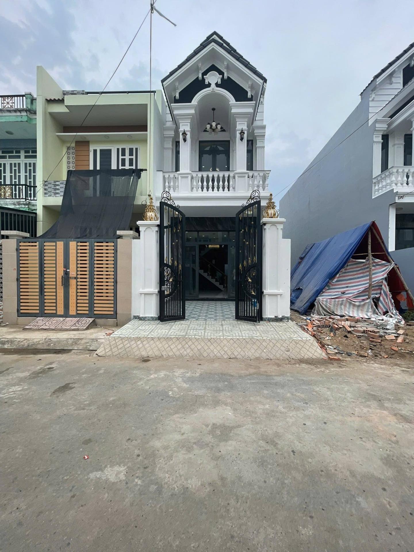 Chuyển nhượng nhà shr 80 m2 tại Xã Tân Kiên - Bình Chánh - TP Hồ Chí Minh, giá 860 triệu