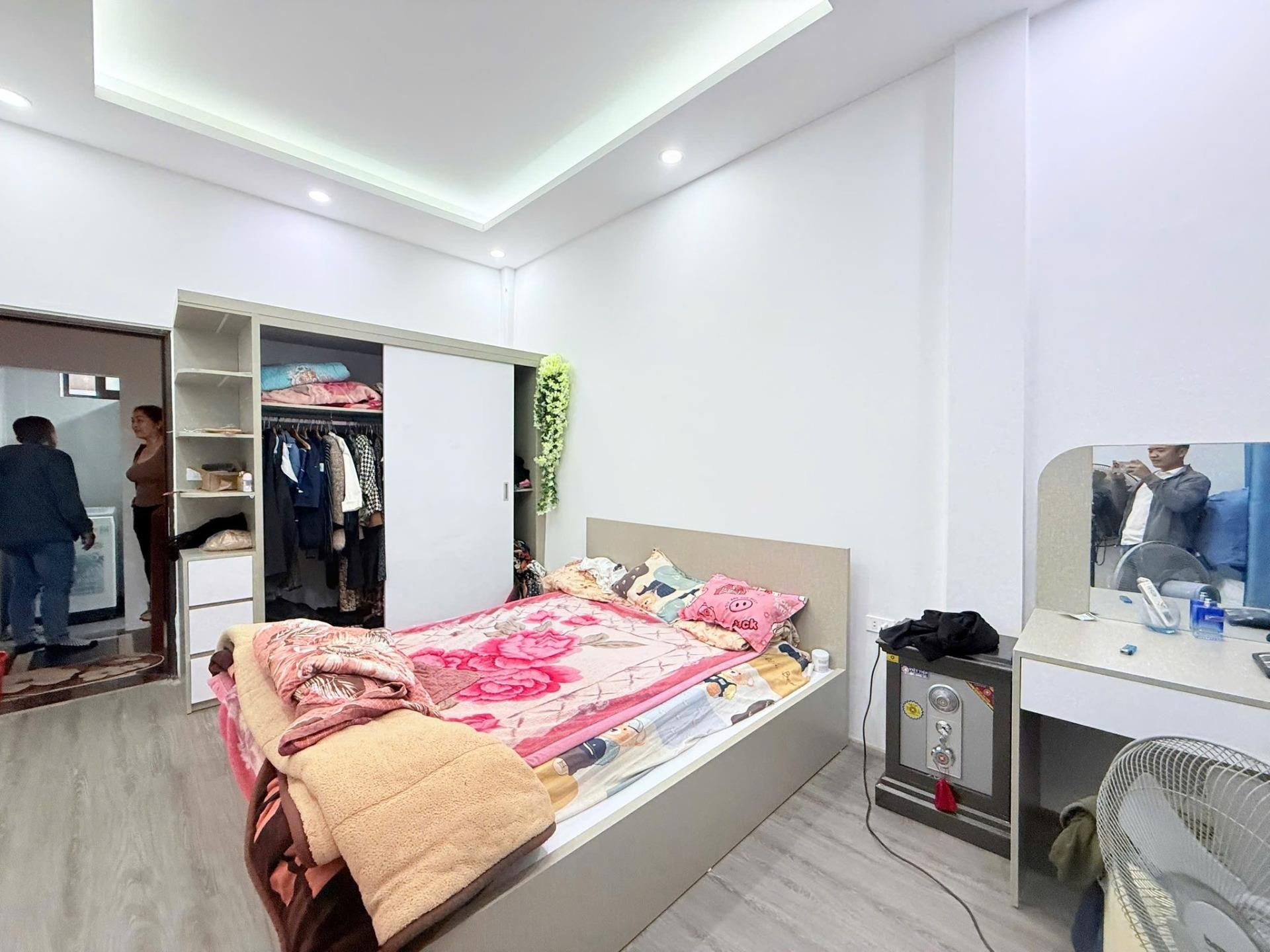 Bán nhanh nhà đất 23 m2 tại Đường Thịnh Quang - Thịnh Quang - Đống Đa - Hà Nội, giá 7,2 tỷ