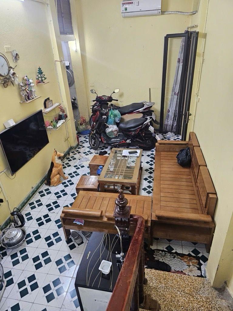 Bán nhà sổ riêng 25 m2 tại Đường Đông Thiên - Lĩnh Nam - Hoàng Mai - Hà Nội, giá 4,8 tỷ