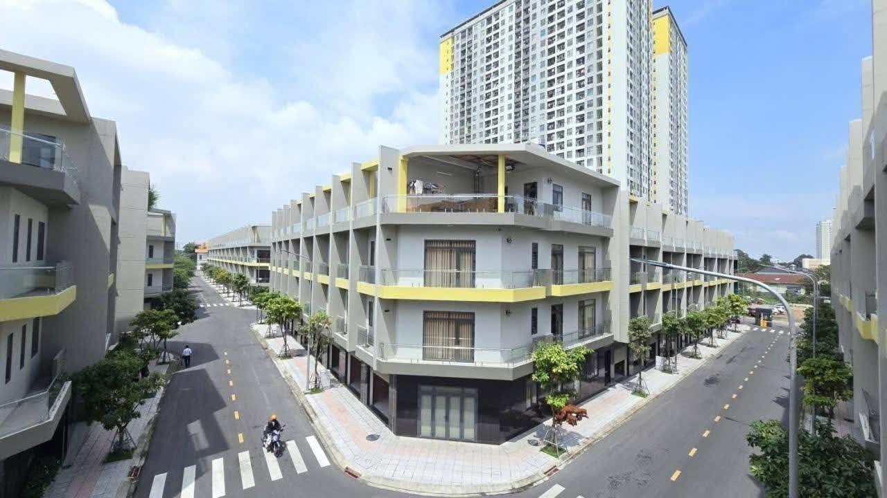 Sở hữu ngay nhà phố - shophouse 216 m2, giá 7,48 tỷ tại Đường N1 - Đông Hòa - Dĩ An - Bình Dương
