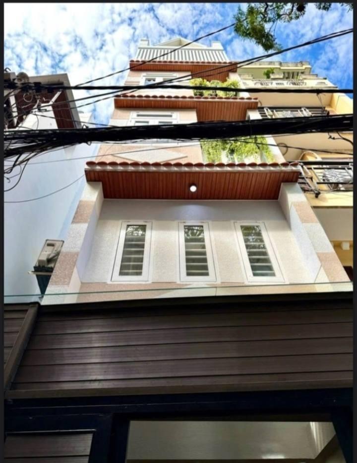 Cần bán ngay căn nhà đẹp 34 m2 tại Đường Phan Xích Long - 2 - Phú Nhuận, giá 2,68 tỷ