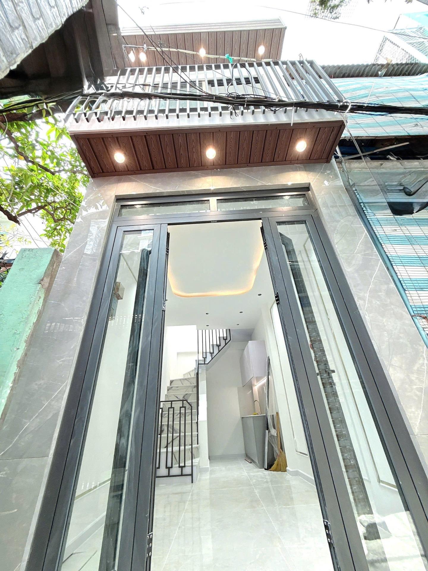 Cần bán nhanh căn nhà riêng 13 m2, hướng Nam tại Đường Nguyễn Duy - 9 - Quận 8, giá 2,18 tỷ