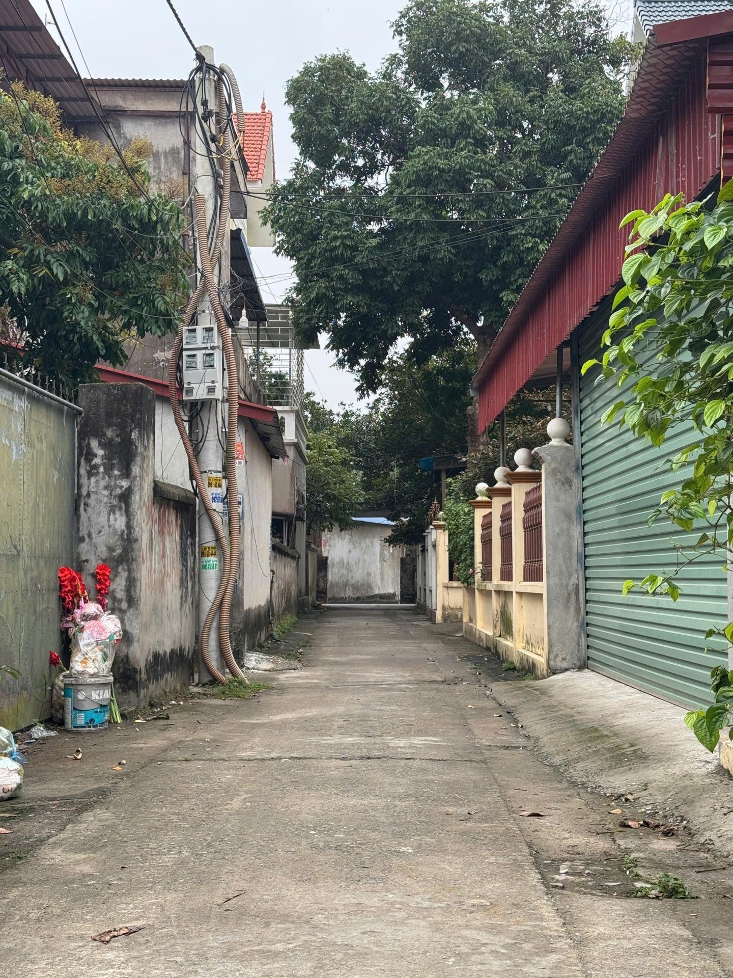 Cần bán lô đất sổ riêng 42 m2 tại Xã Ninh Xá - Thuận Thành - Bắc Ninh, giá rẻ