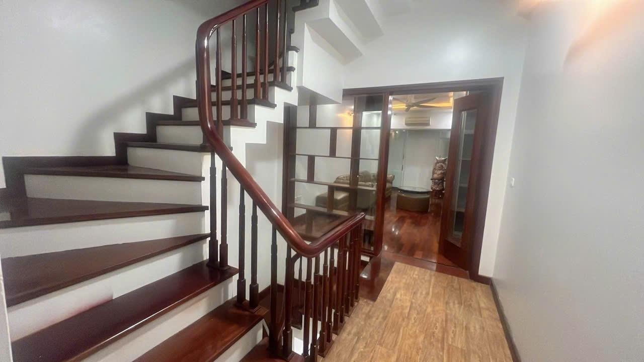 Cần bán gấp nhà sổ hồng riêng 35 m2, hướng Tây tại Xã Phú Đô - Nam Từ Liêm - Hà Nội, giá 5,6 tỷ