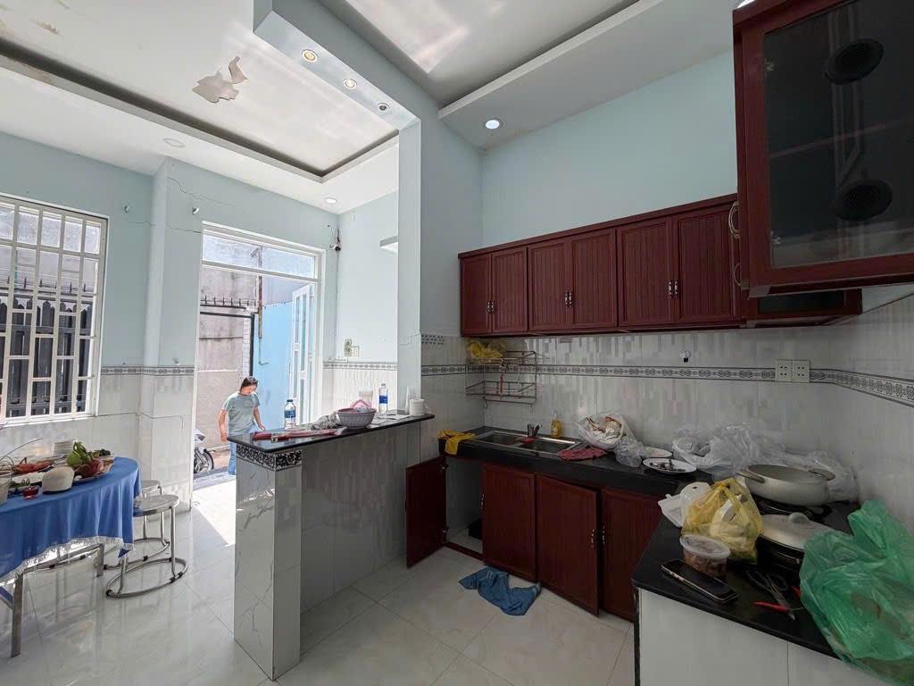 Cần bán gấp nhà sổ riêng 1 tầng, 70 m2 tại Đường Huỳnh Tấn Phát - Nhà Bè - Nhà Bè, giá 4,45 tỷ