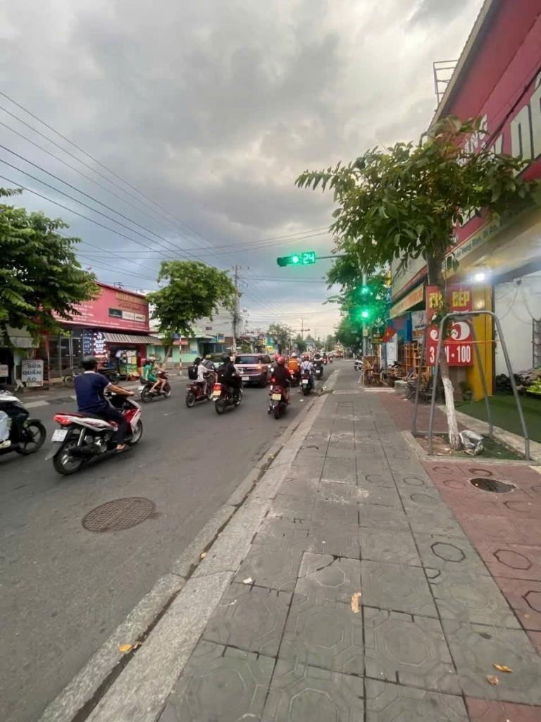 Bán gấp lô đất nền 258 m2 tại Huyện Dĩ An - Bình Dương, giá 13,5 tỷ