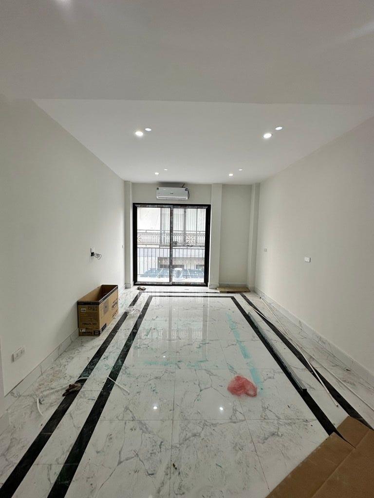 Bán căn nhà riêng 40,29999923706055 m2 tại Đường Đặng Xuân Bảng - Đại Kim - Hoàng Mai, giá 12,2 tỷ