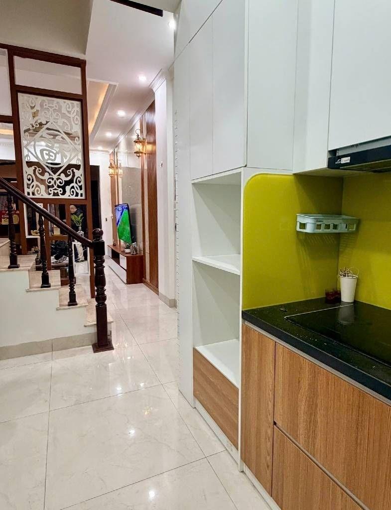 Bán nhà sổ hồng riêng 45 m2 tại Đường Nguyễn Viết Xuân - Phương Liệt - Thanh Xuân, giá 13,9 tỷ