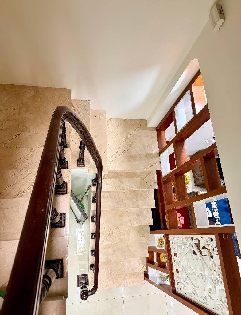 Bán nhà sổ hồng riêng 45 m2 tại Đường Nguyễn Viết Xuân - Phương Liệt - Thanh Xuân, giá 13,9 tỷ