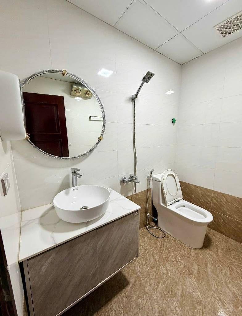 Bán nhà sổ hồng riêng 45 m2 tại Đường Nguyễn Viết Xuân - Phương Liệt - Thanh Xuân, giá 13,9 tỷ