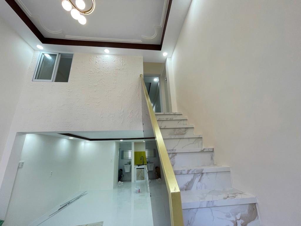 Cần bán ngay căn nhà 34 m2 tại Phố Phùng Hưng - Phước Long - Nha Trang - Khánh Hòa, giá 2,65 tỷ