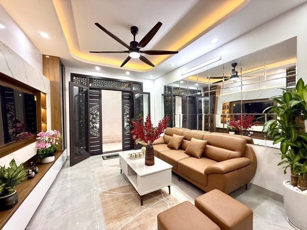 Cần bán nhà shr 33 m2 tại Đường Định Công Thượng - Định Công - Hoàng Mai - Hà Nội, giá 9,18 tỷ