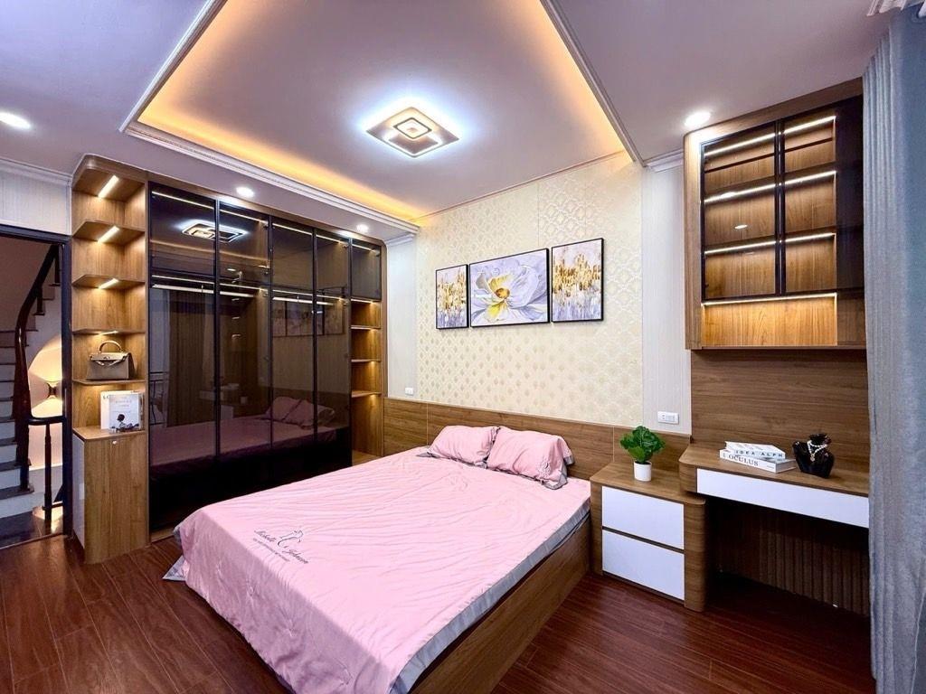 Cần bán nhà shr 33 m2 tại Đường Định Công Thượng - Định Công - Hoàng Mai - Hà Nội, giá 9,18 tỷ