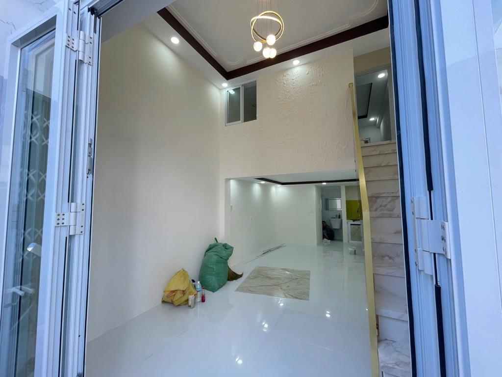 Cần bán ngay căn nhà 34 m2 tại Phố Phùng Hưng - Phước Long - Nha Trang - Khánh Hòa, giá 2,65 tỷ