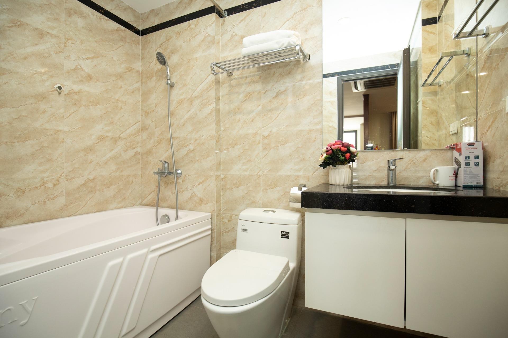 Căn hộ dịch vụ phố Đào Tấn cho thuê căn 1 ngủ 50m². Giá thuê căn hộ 15.5tr/tháng.