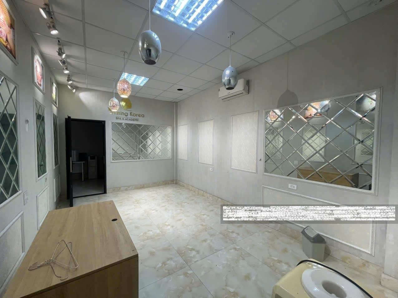 Cần bán gấp nhà sổ hồng riêng 88 m2 tại Quận Long Biên - Hà Nội, giá 22 tỷ