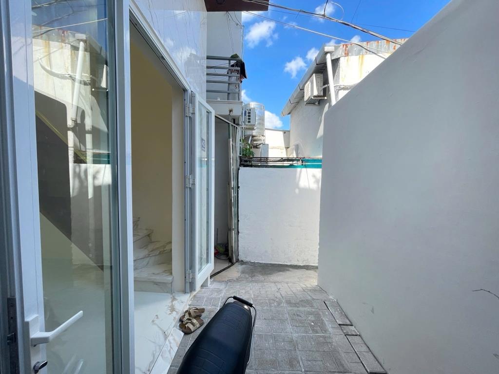 Cần bán ngay căn nhà 34 m2 tại Phố Phùng Hưng - Phước Long - Nha Trang - Khánh Hòa, giá 2,65 tỷ