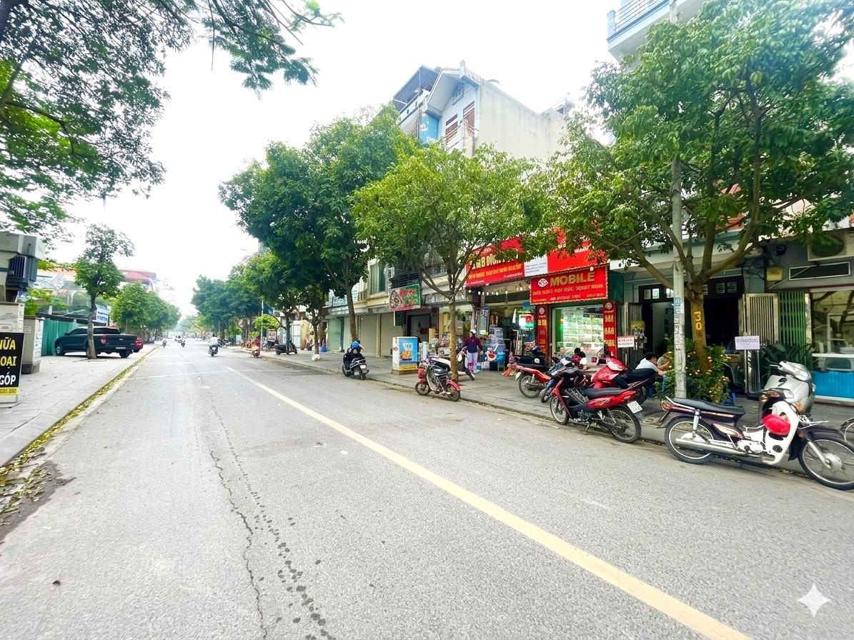 Cần bán gấp nhà sổ hồng riêng 88 m2 tại Quận Long Biên - Hà Nội, giá 22 tỷ