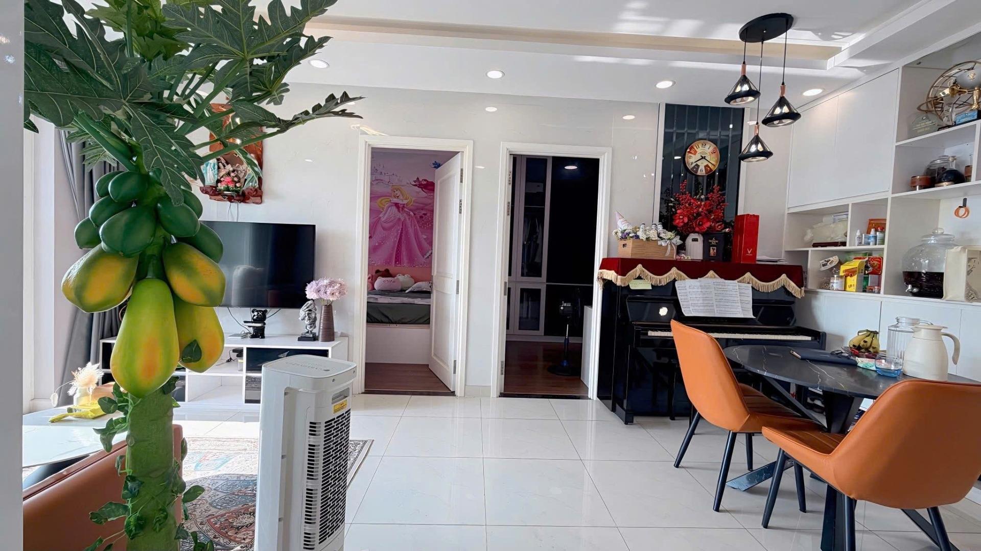 Cho thuê gấp căn hộ chung cư 77 m2 tại Đường Trương Công Định - Tân Bình, giá 12 triệu/tháng