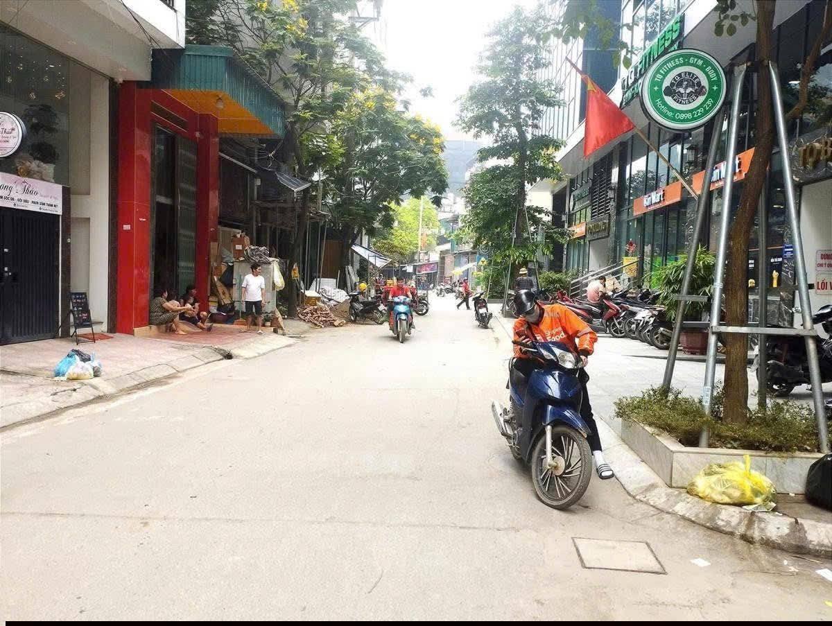 Chuyển nhượng căn nhà 46 m2 tại Đường Nguyễn Xiển - Tân Triều - Thanh Trì - Hà Nội, giá 17,9 tỷ