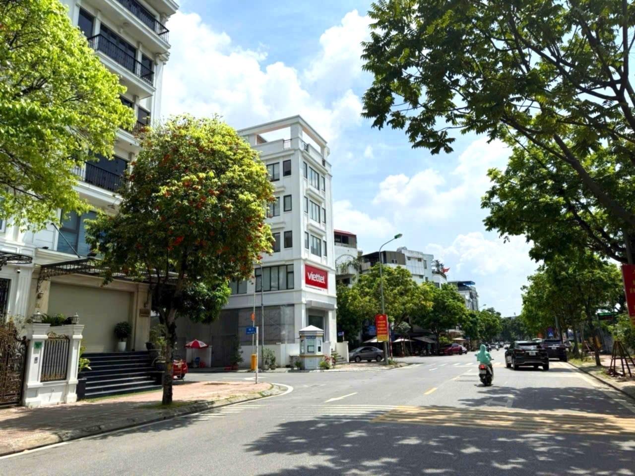 Sở hữu ngay nhà mặt phố đẹp 88 m2 tại Phường Đức Giang - Long Biên - Hà Nội, giá 22 tỷ