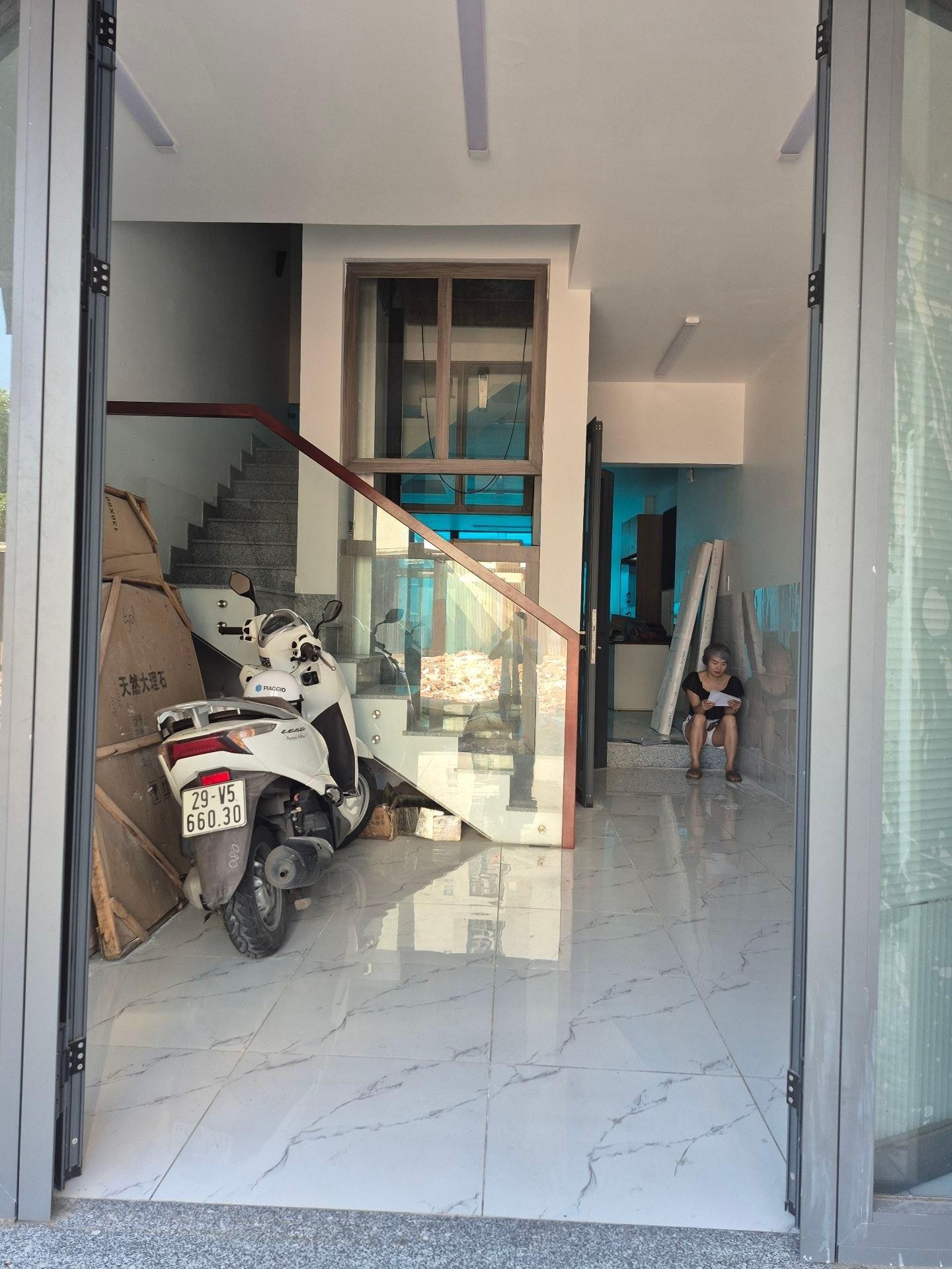 Cần bán gấp bán nhanh căn nhà đẹp 90 m2 tại Phố Lê Trọng Tấn - Tây Thạnh - Tân Phú, giá 9,2 tỷ