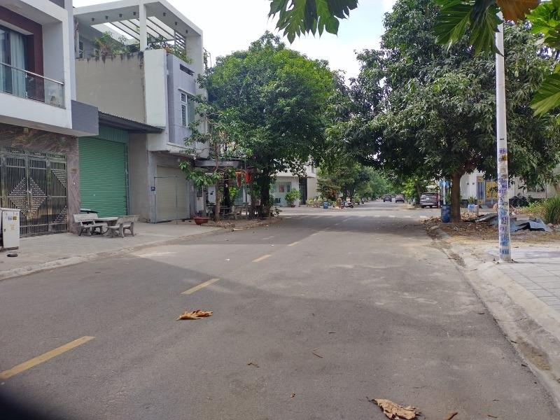 Cần bán ngay nhà mặt phố đẹp 81 m2, hướng Đông-Bắc tại Phường Đông Hòa - Dĩ An, giá 9,7 tỷ